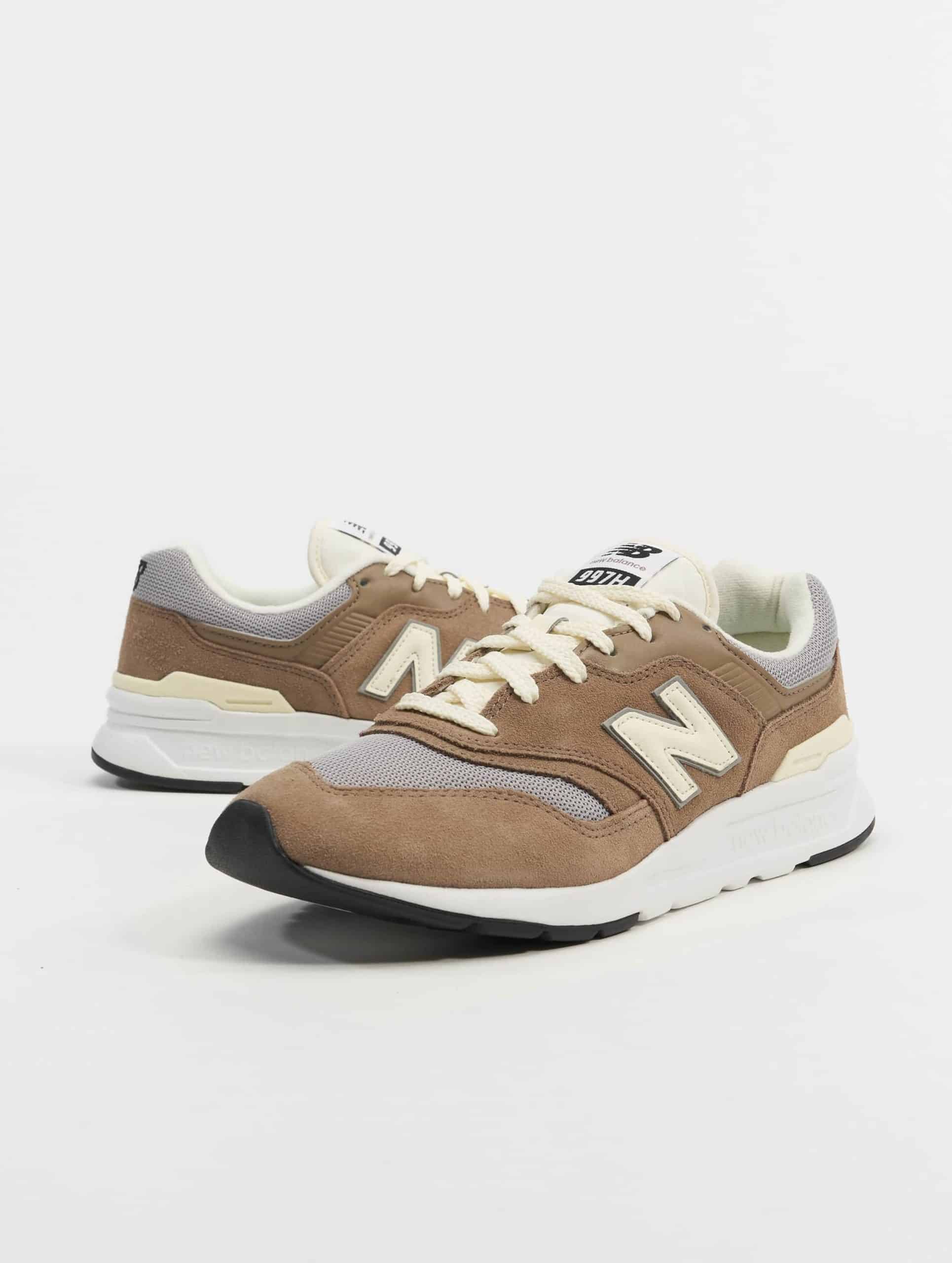 New Balance 997 Schuhe Mannen op kleur bruin, Maat 42