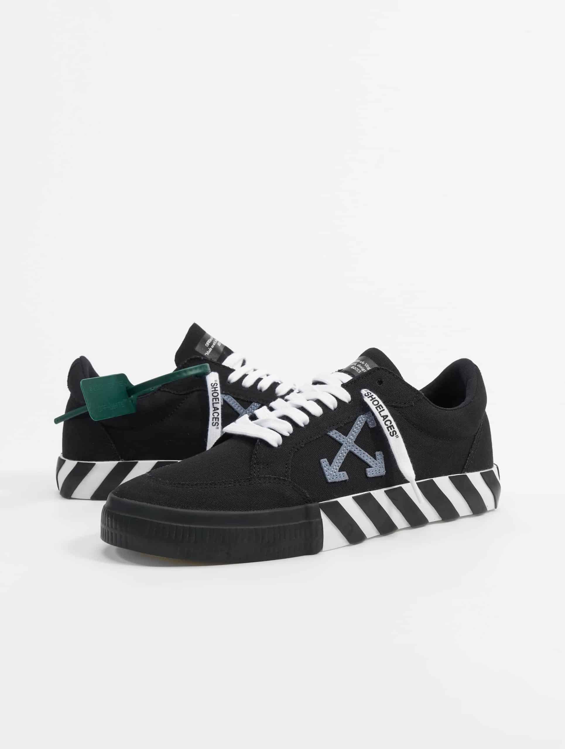 Off-White Low Vulcanized Canvas Sneakers Mannen op kleur zwart, Maat 40