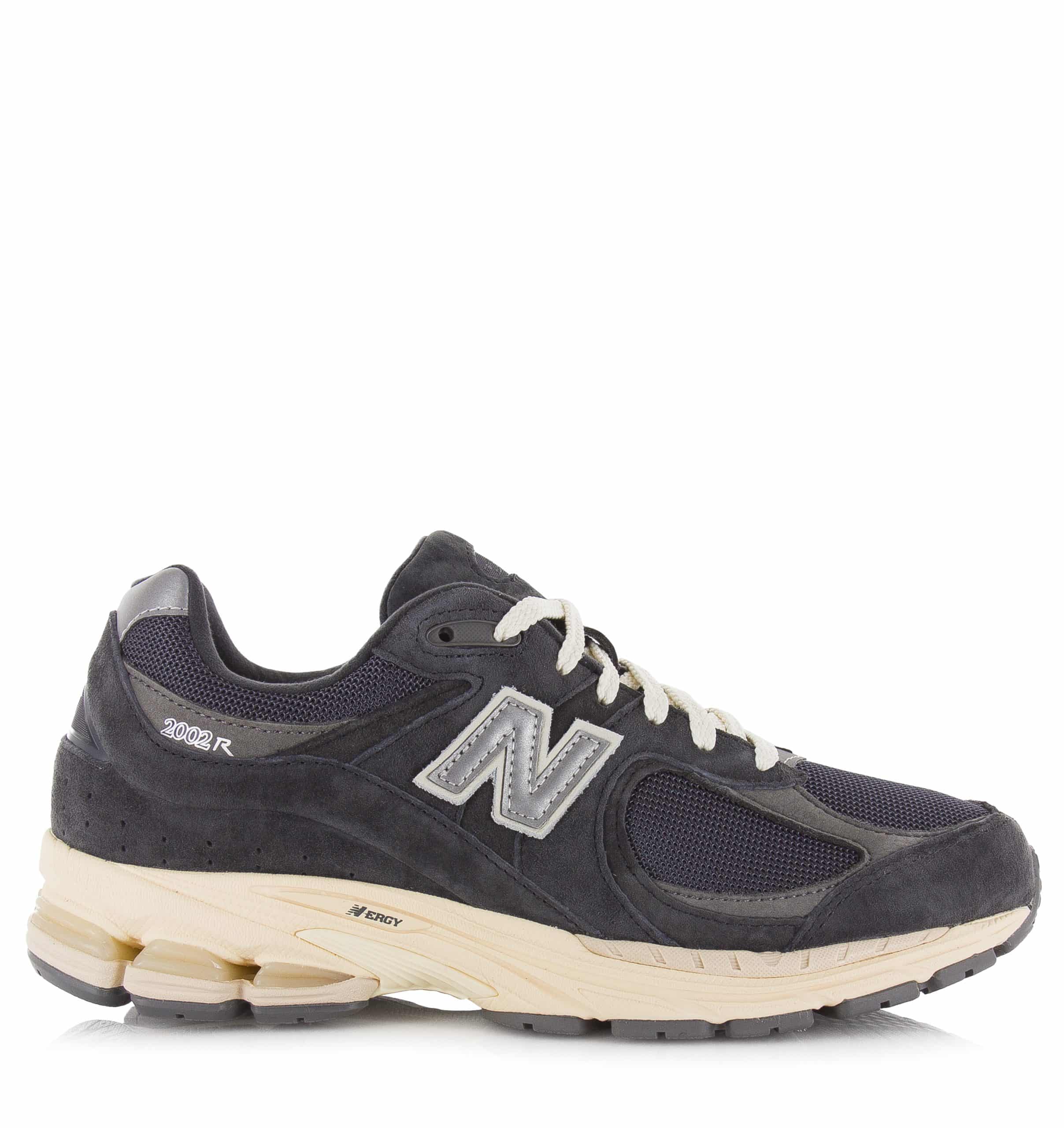 New Balance 2002r black moonbeam lage sneakers unisex