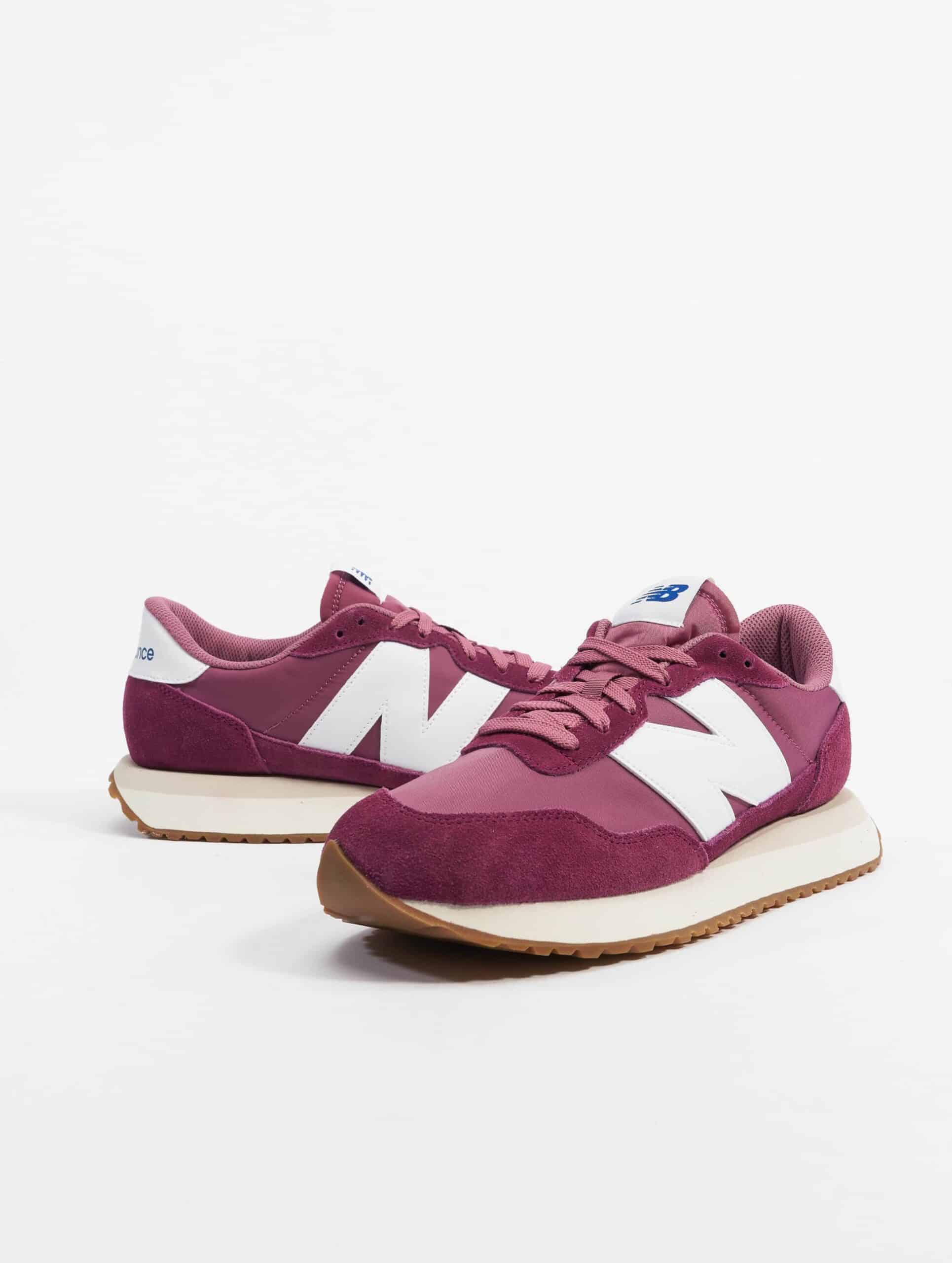 New Balance 237 Schuhe Vrouwen op kleur oranje, Maat 42