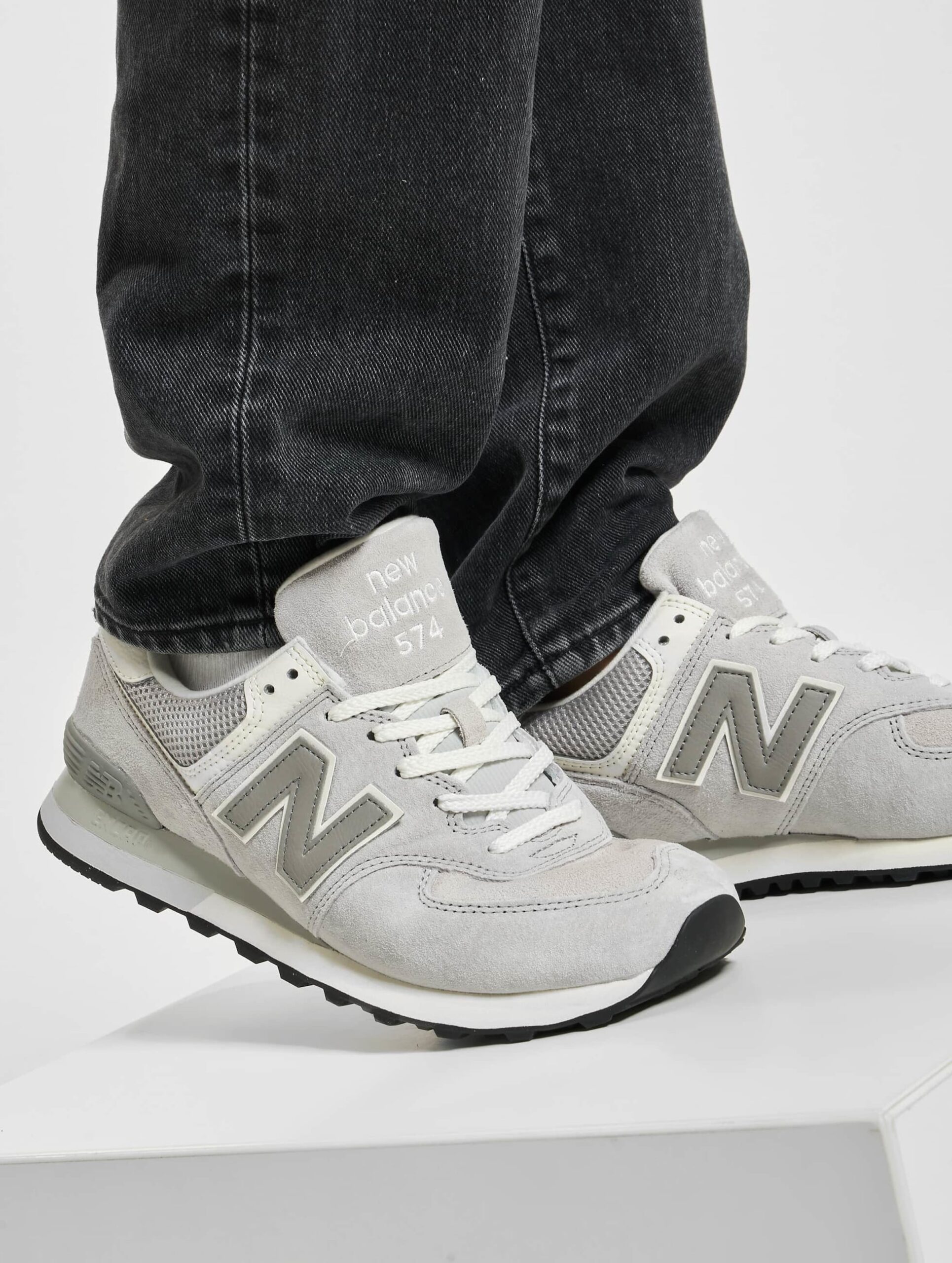 New Balance Scarpa Lifestyle Unisex Nubuck Sneakers Frauen,Männer,Unisex op kleur grijs, Maat 41.5