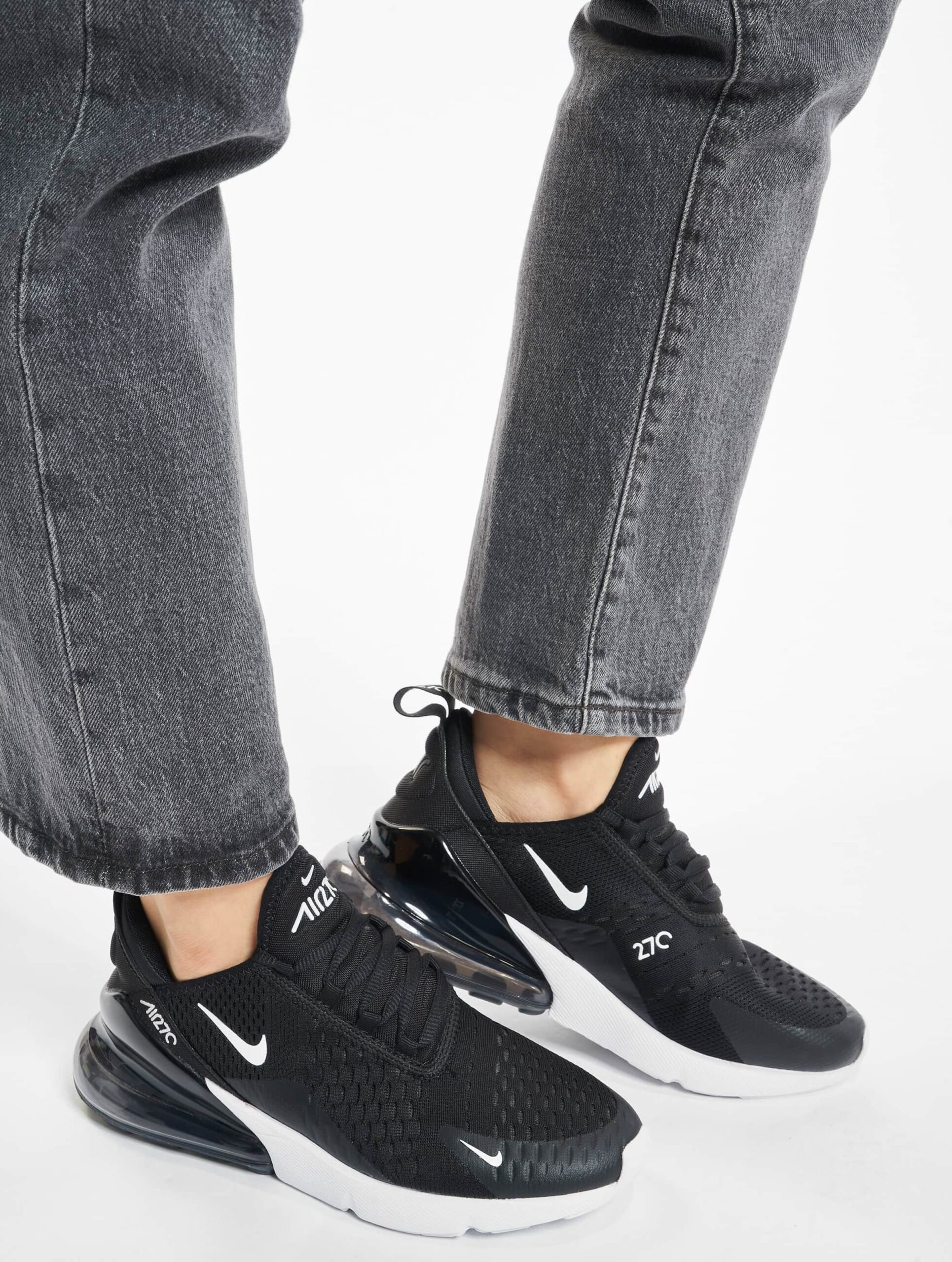 Nike Air Max 270 sneakers Frauen,Unisex op kleur zwart, Maat 37.5