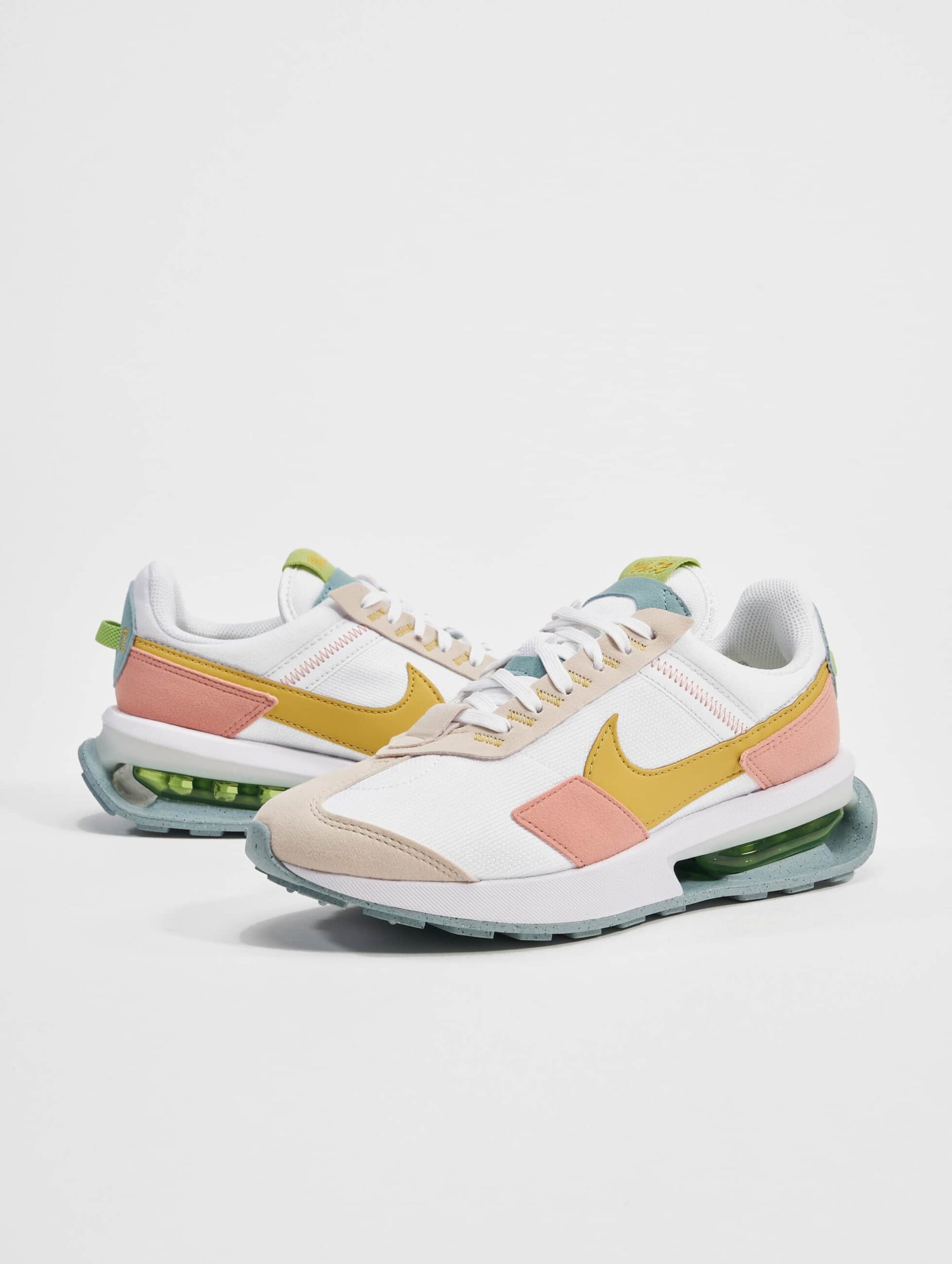 Nike Air Max Pre-Day Schuhe Frauen,Unisex op kleur wit, Maat 36.5