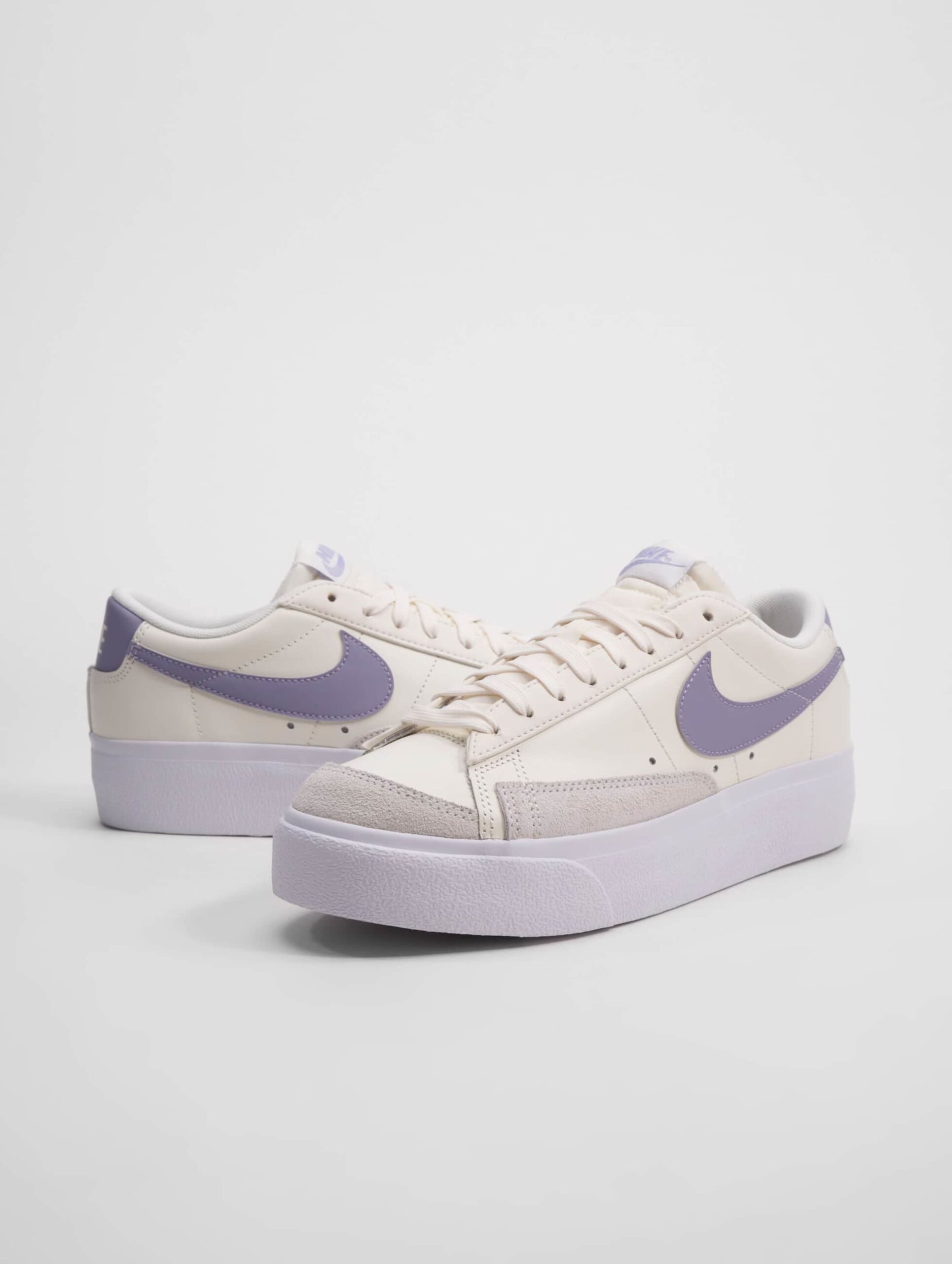 Nike Blazer Low Platform Sneakers Frauen,Unisex op kleur beige, Maat 42