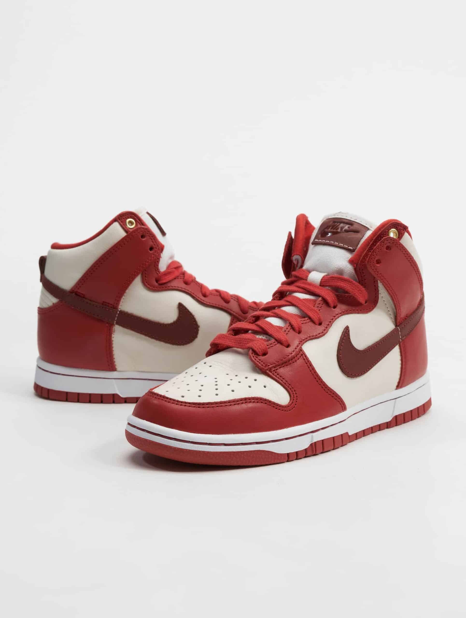 Nike Dunk High Lxx Sneakers Frauen,Männer,Unisex op kleur rood, Maat 38