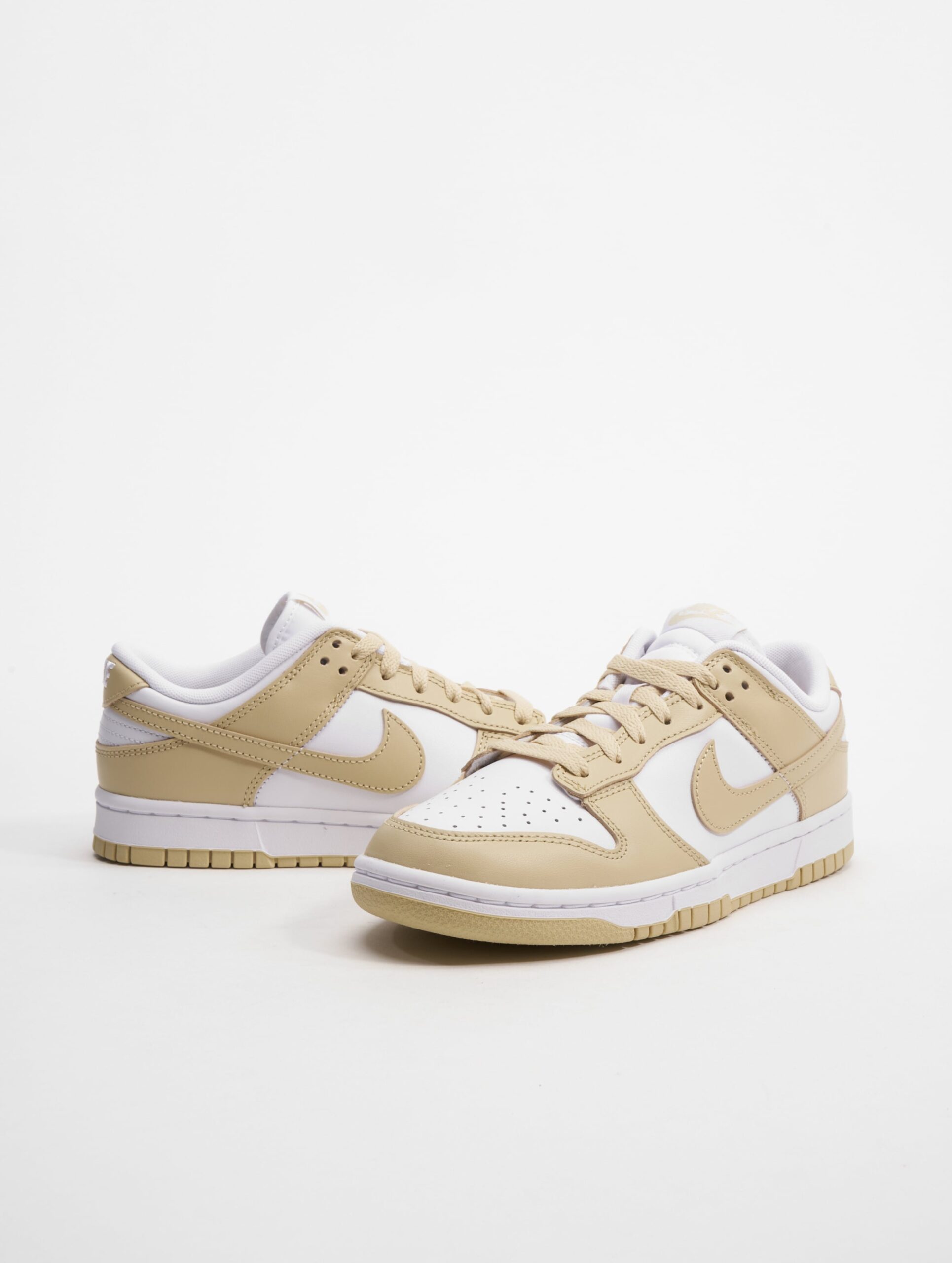 Nike Dunk Low Retro Sneakers Vrouwen op kleur wit, Maat 41