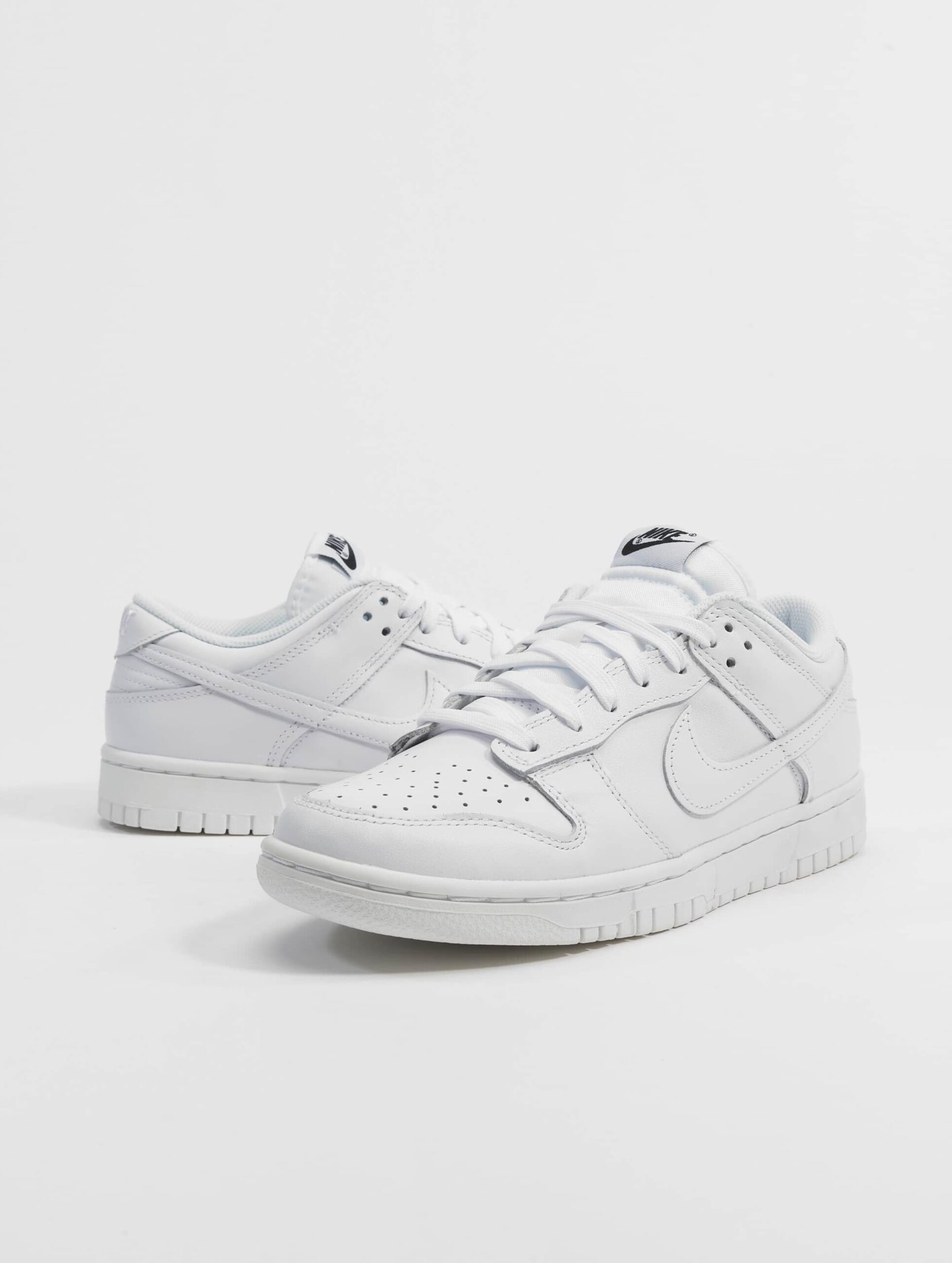 Nike Dunk Low Sneakers Vrouwen op kleur wit, Maat 36.5