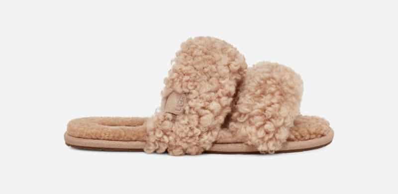 UGG® Maxi Curly Scuffetta Slipper for Women in Tan, Size 4